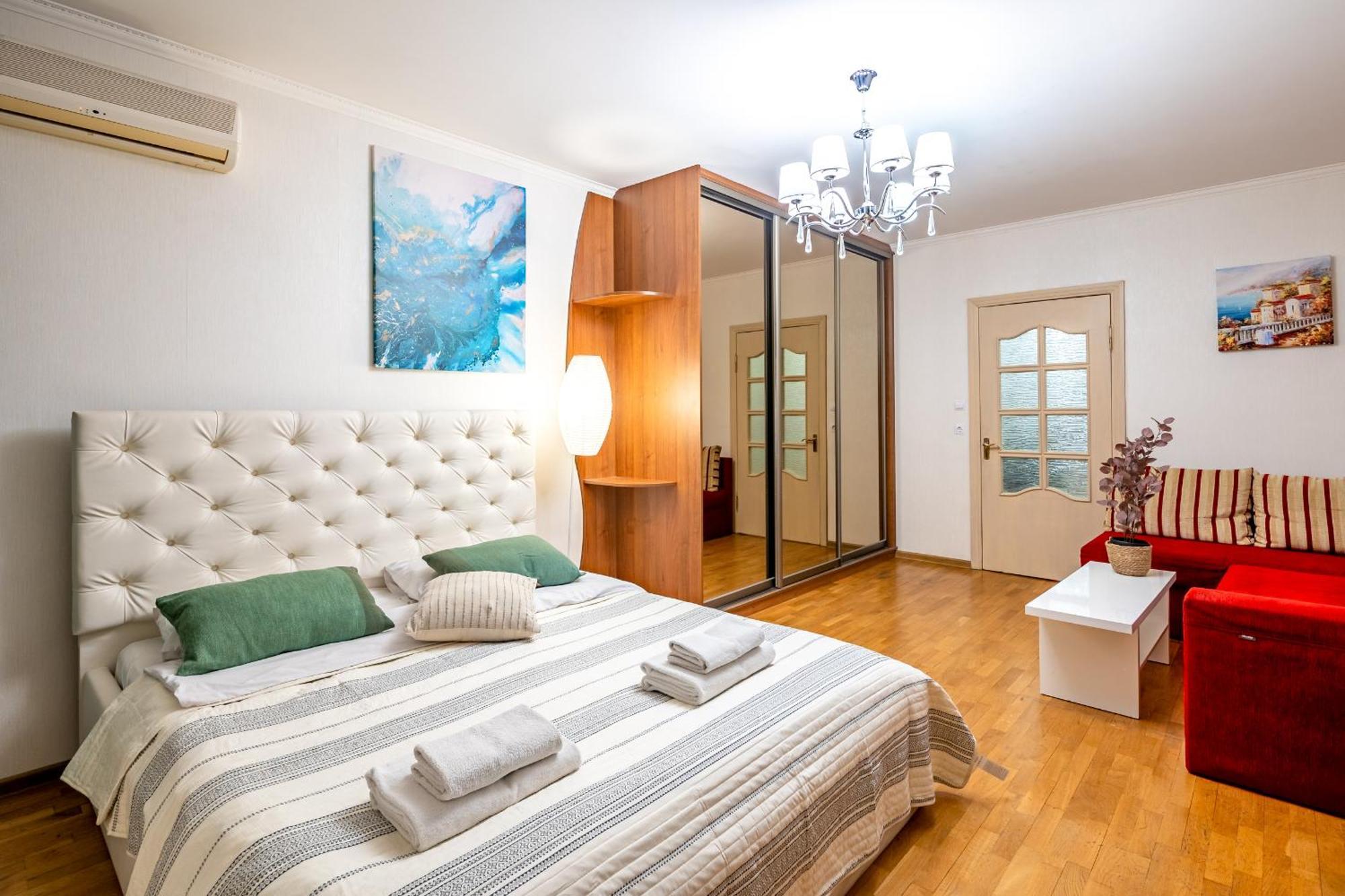 Just Another Comfy Apartment On The Main Squere. 2 Bedrooms, Own Heating, Ac Lviv Ngoại thất bức ảnh