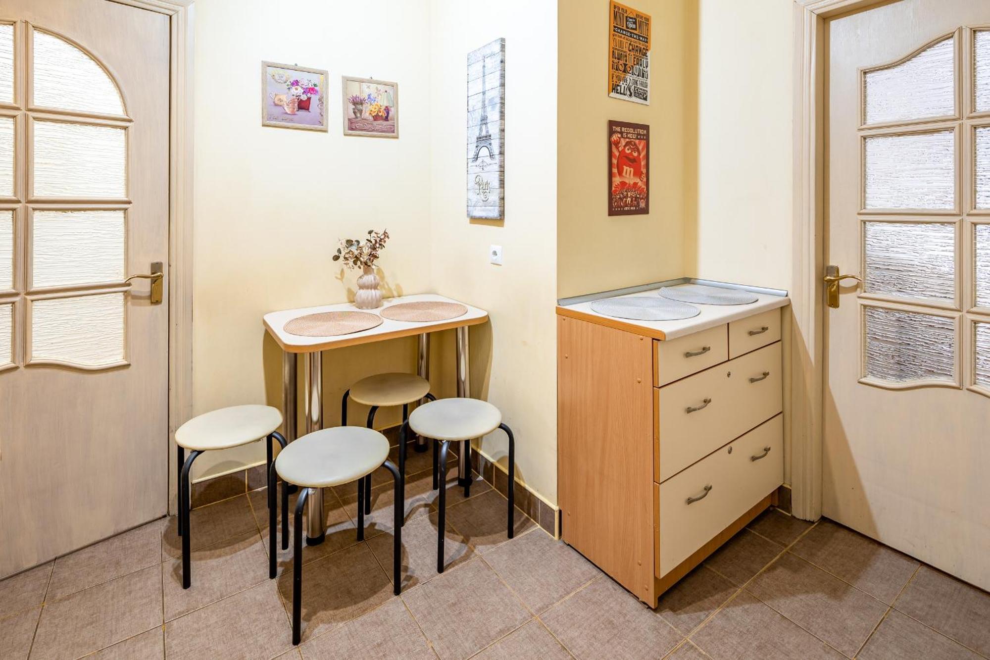 Just Another Comfy Apartment On The Main Squere. 2 Bedrooms, Own Heating, Ac Lviv Ngoại thất bức ảnh